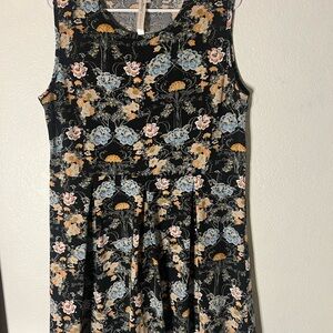 Floral Sleeveless Tank Top - Black and Blue